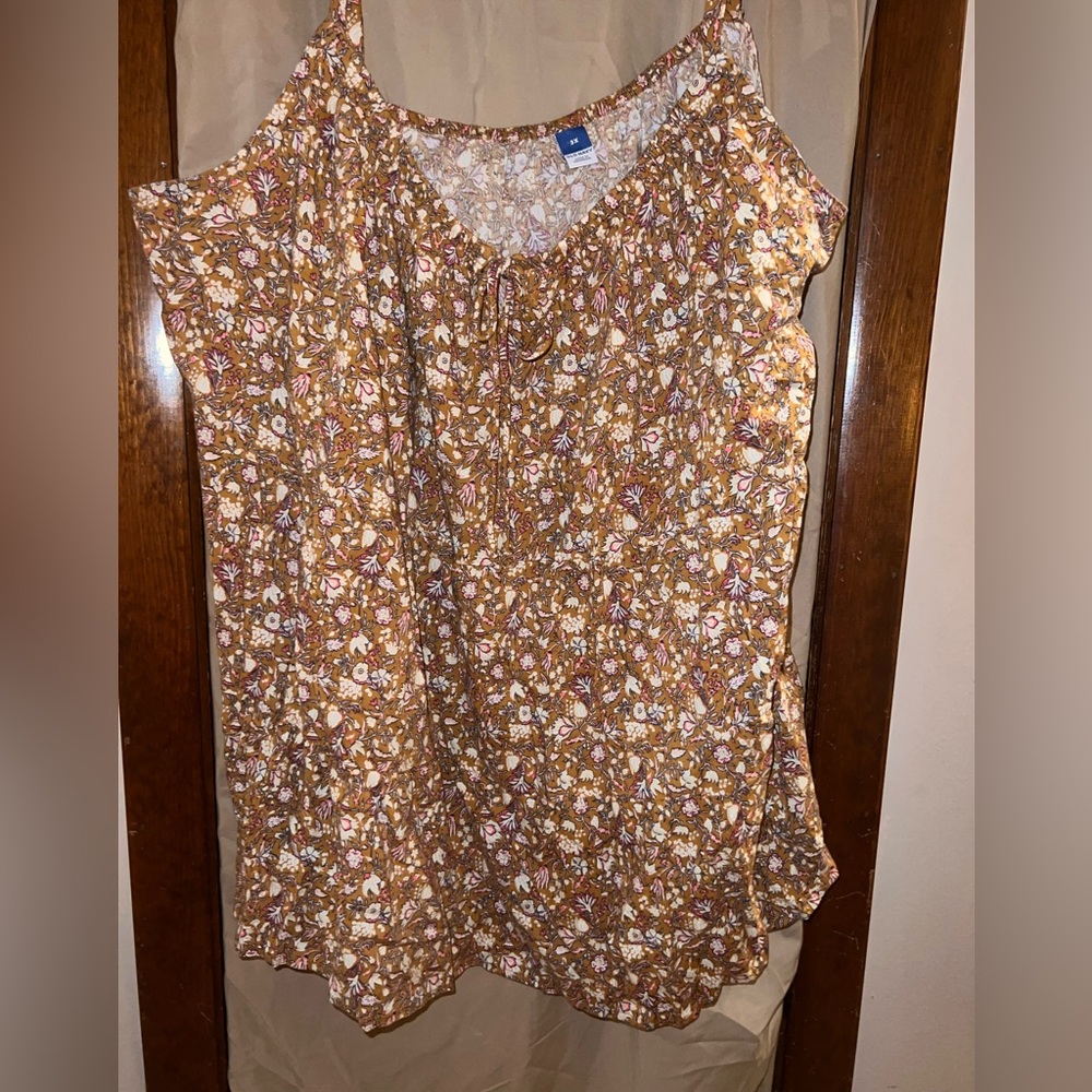 Old navy tank top, spaghetti straps.